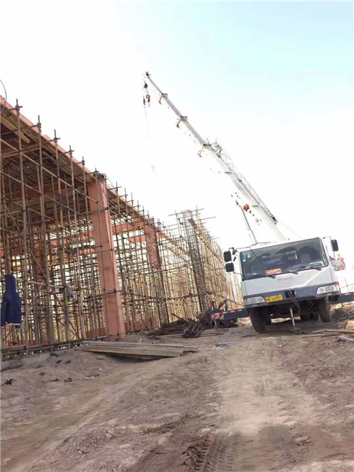 上海25 吨、50 吨吊车怎么选？多大重量 / 半径适合对应车型？